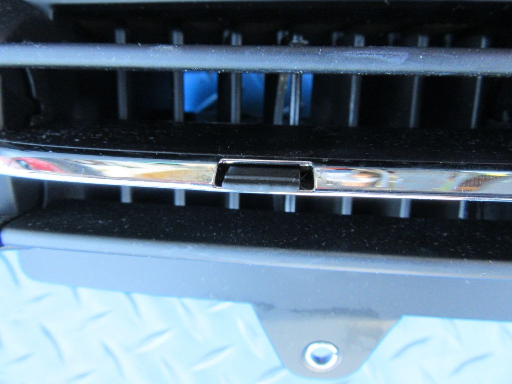 Maserati Quattroporte right dashboard air vents panel #7038