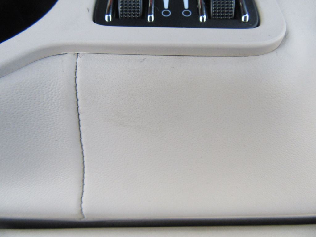 Maserati Quattroporte dashboard black cream #7430