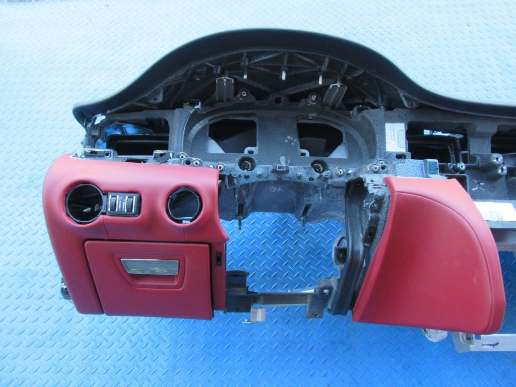 Maserati Quattroporte dashboard red black #8886