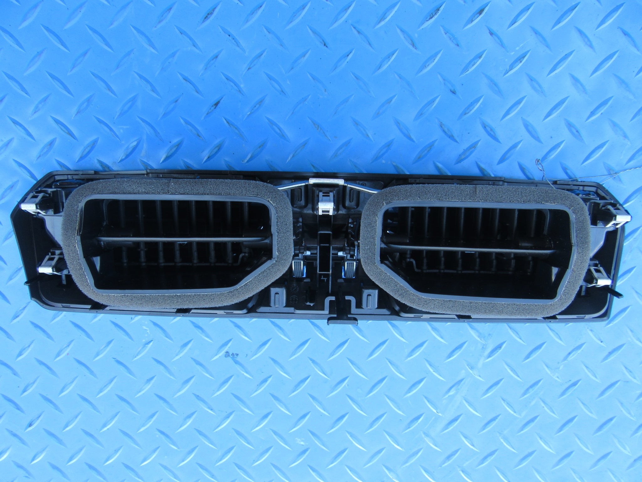 Lamborghini Urus center dashboard dash air vents #2502