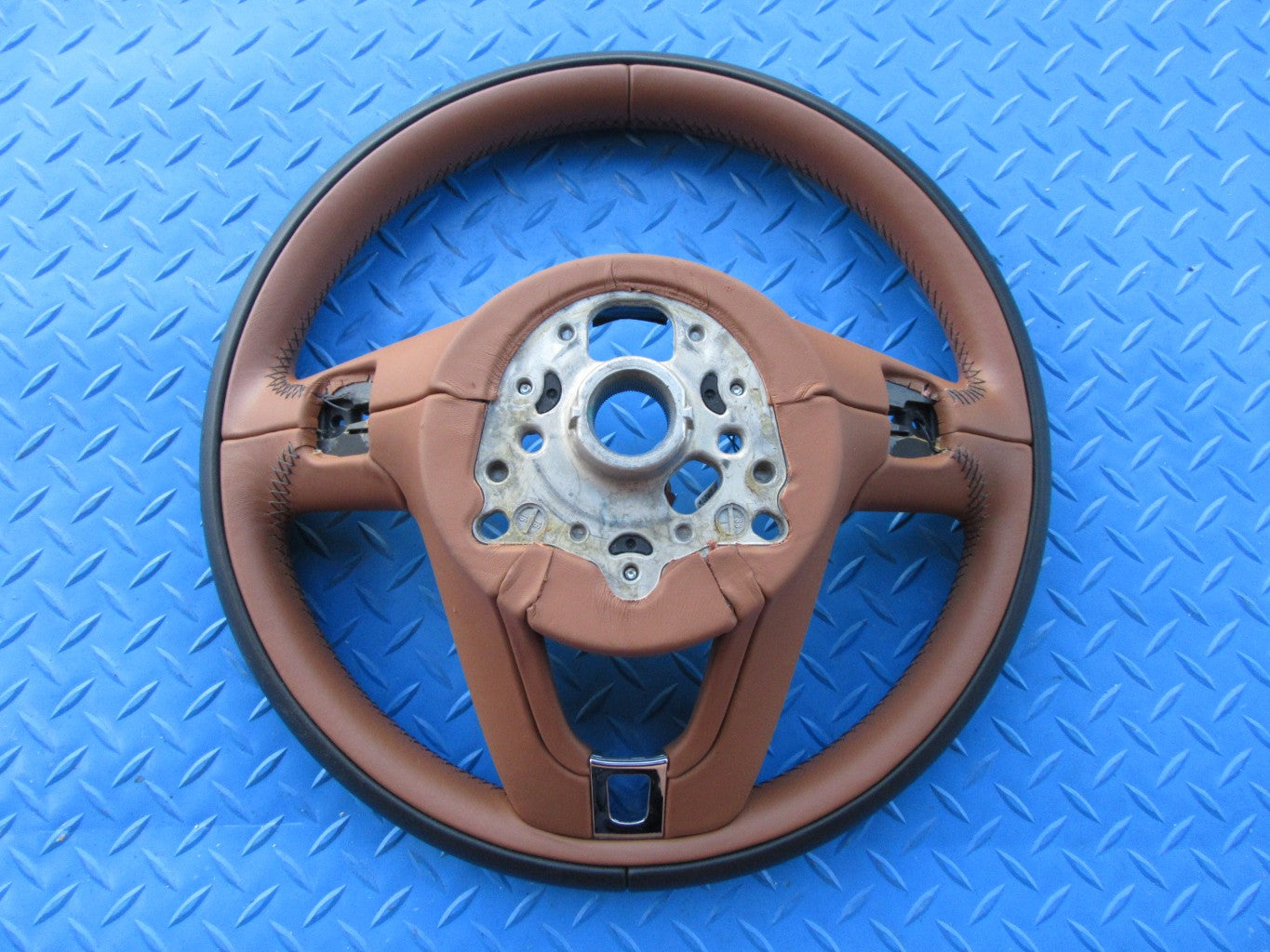 Bentley Bentayga steering wheel #0690