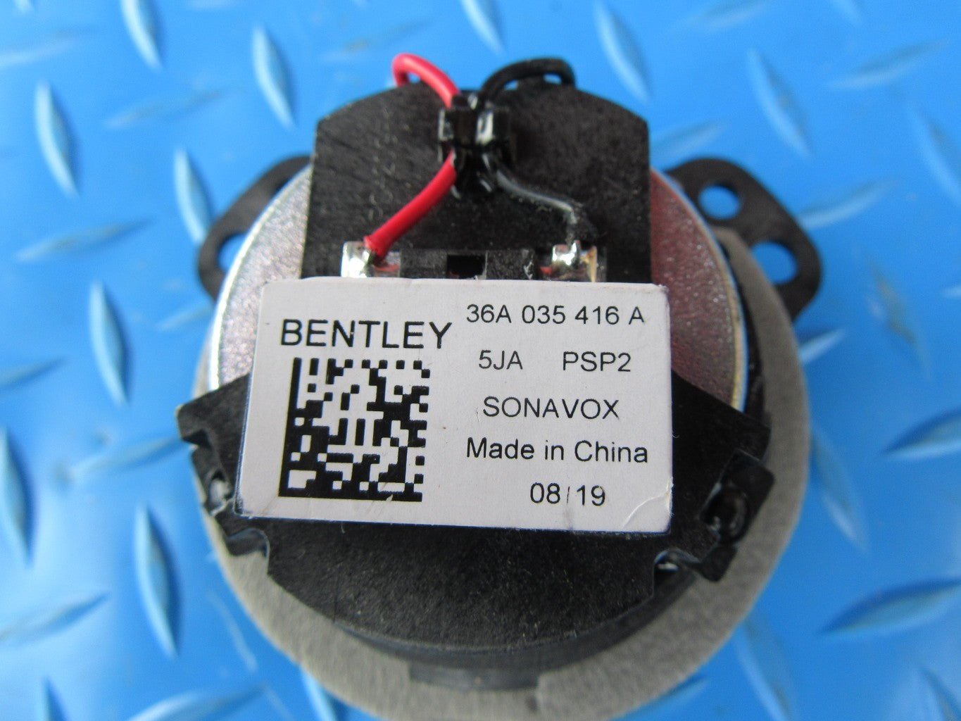 Bentley Bentayga dashboard center speaker NEW #0670