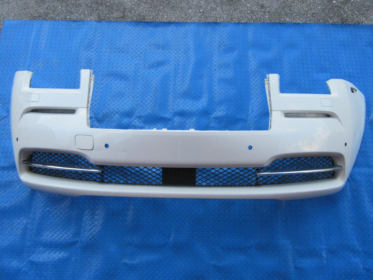 Rolls Royce Wraith front bumper cover assembly with turn signals #0536