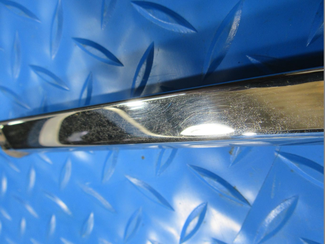 Bentley Flying Spur right quarter glass chrome trim #6808