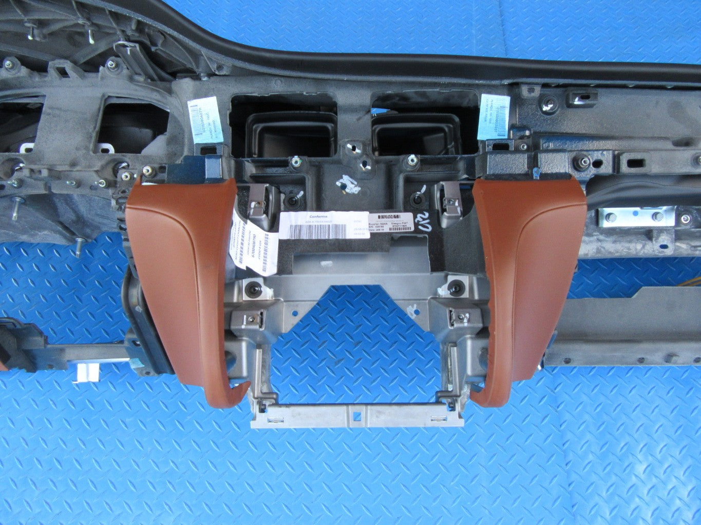 Maserati Quattroporte dashboard brown #0420