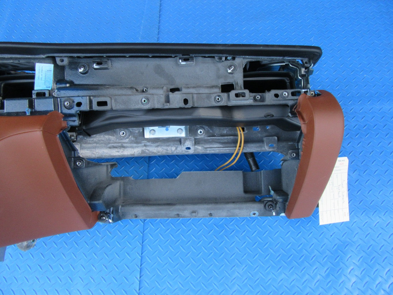 Maserati Quattroporte dashboard brown #0420