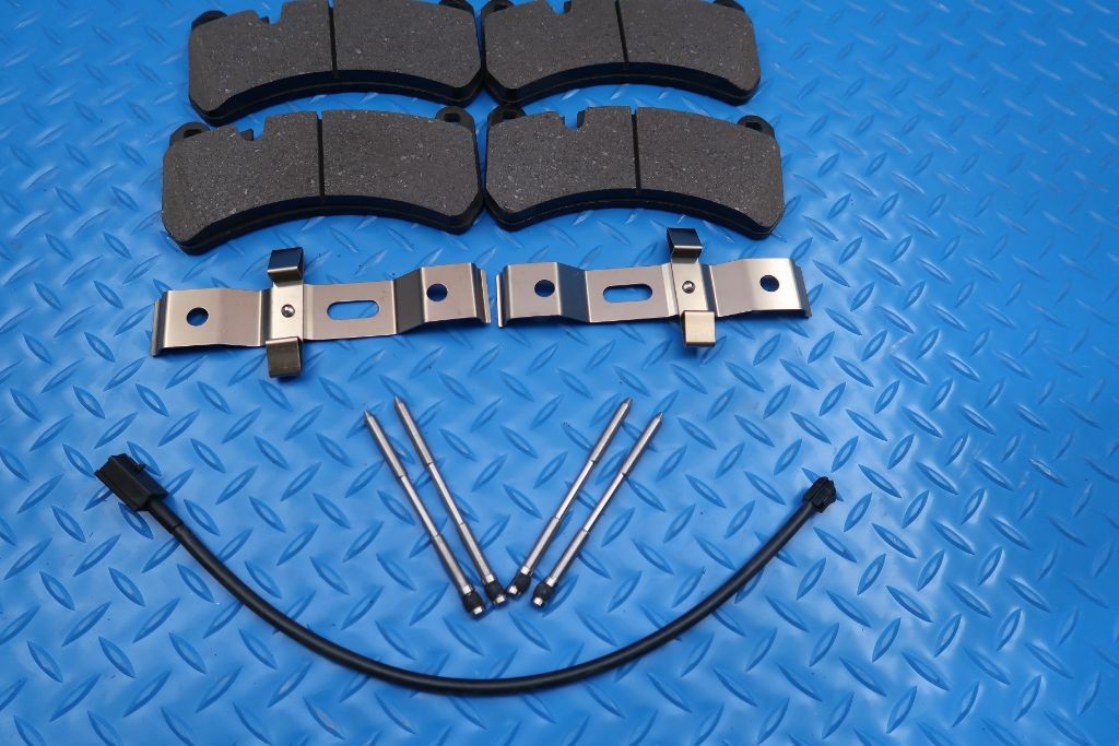 Maserati Ghibli Quattroporte brake pads rotors filters service kit #9274 14-16