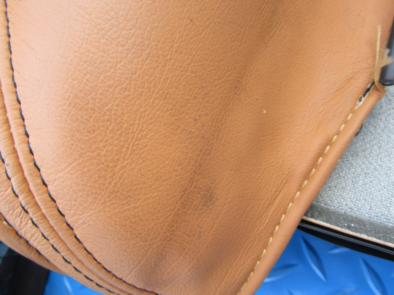 Maserati GranCabrio left front seat leather tan #0244