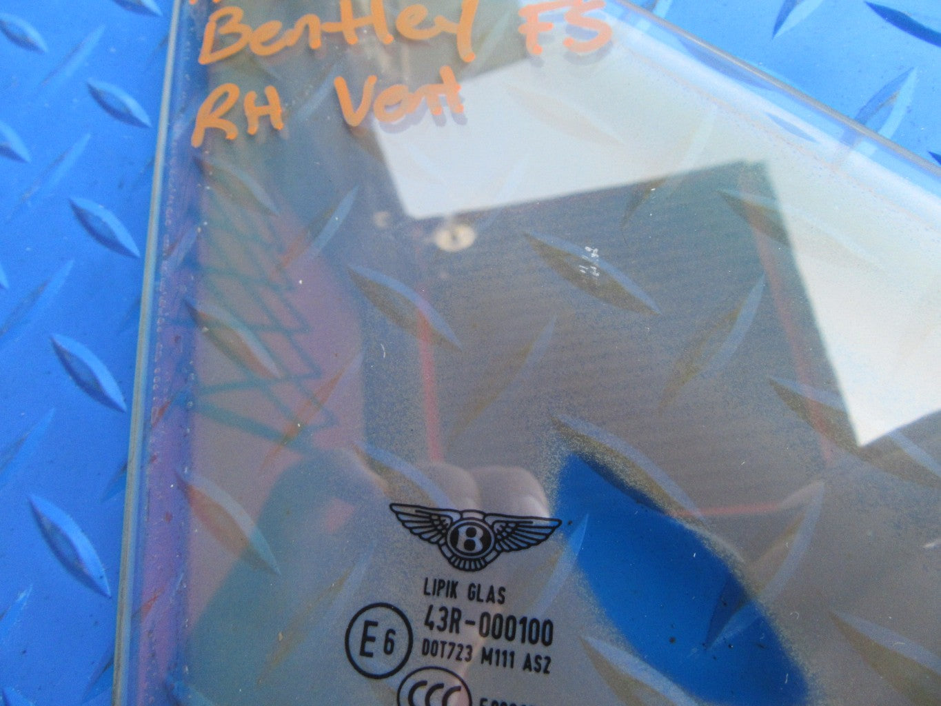 Bentley Continental Flying Spur right front door vent glass #0230