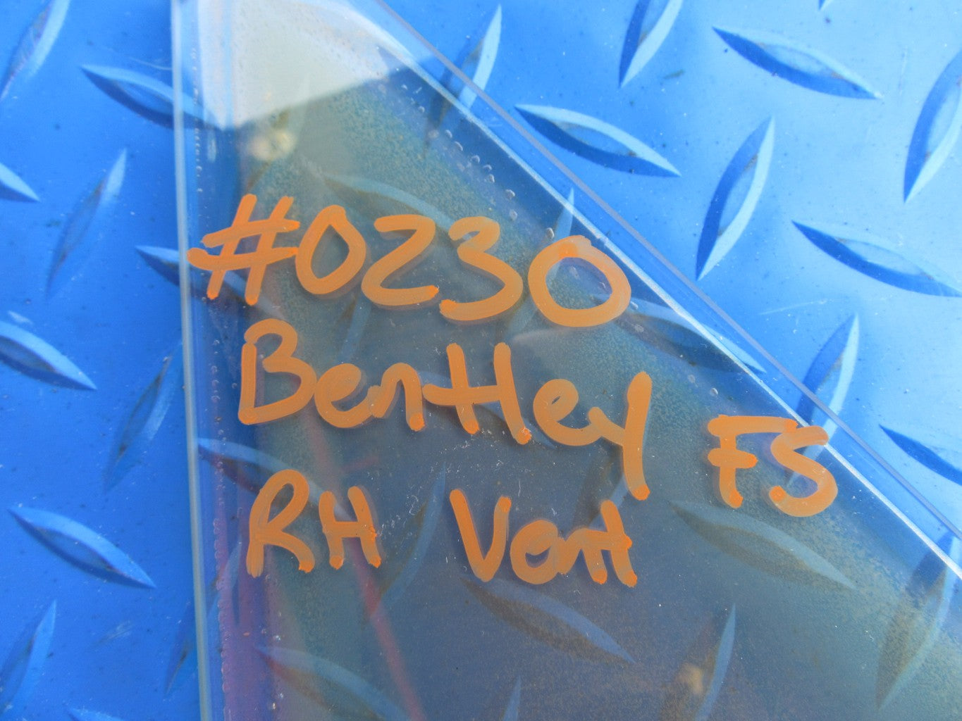 Bentley Continental Flying Spur right front door vent glass #0230