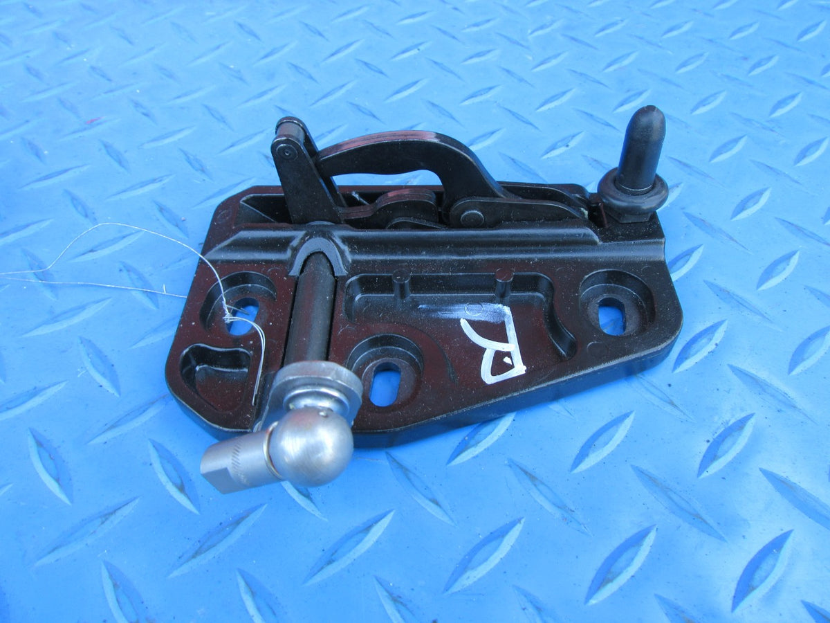 Bentley Continental GTC right convertible top latch #0118