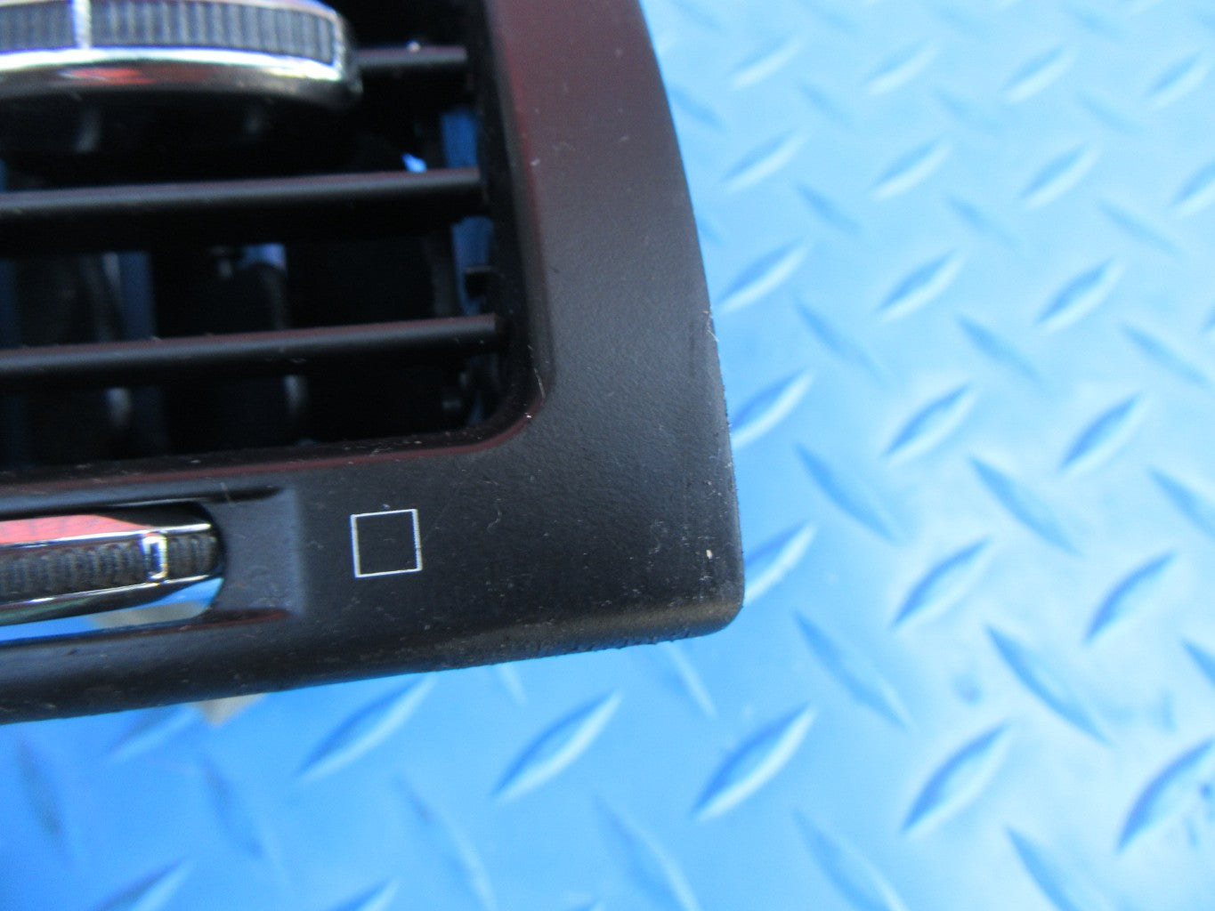 Maserati GranCabrio GranTurismo side dashboard air vent #0144