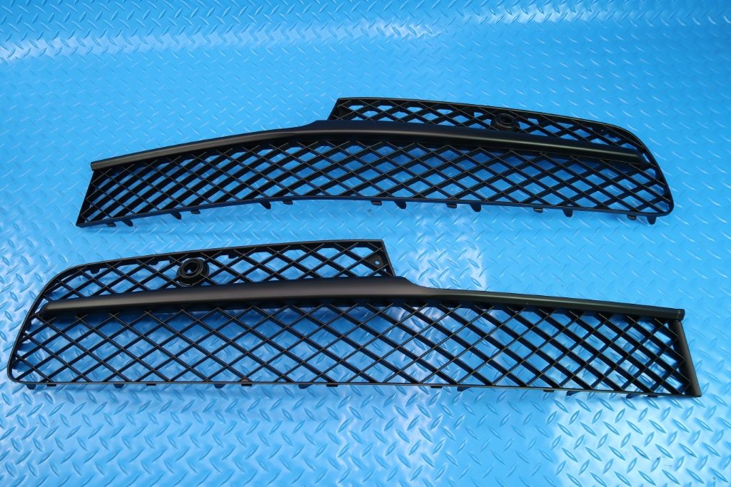 Bentley Continental Flying Spur front bumper black grille left & right #9886