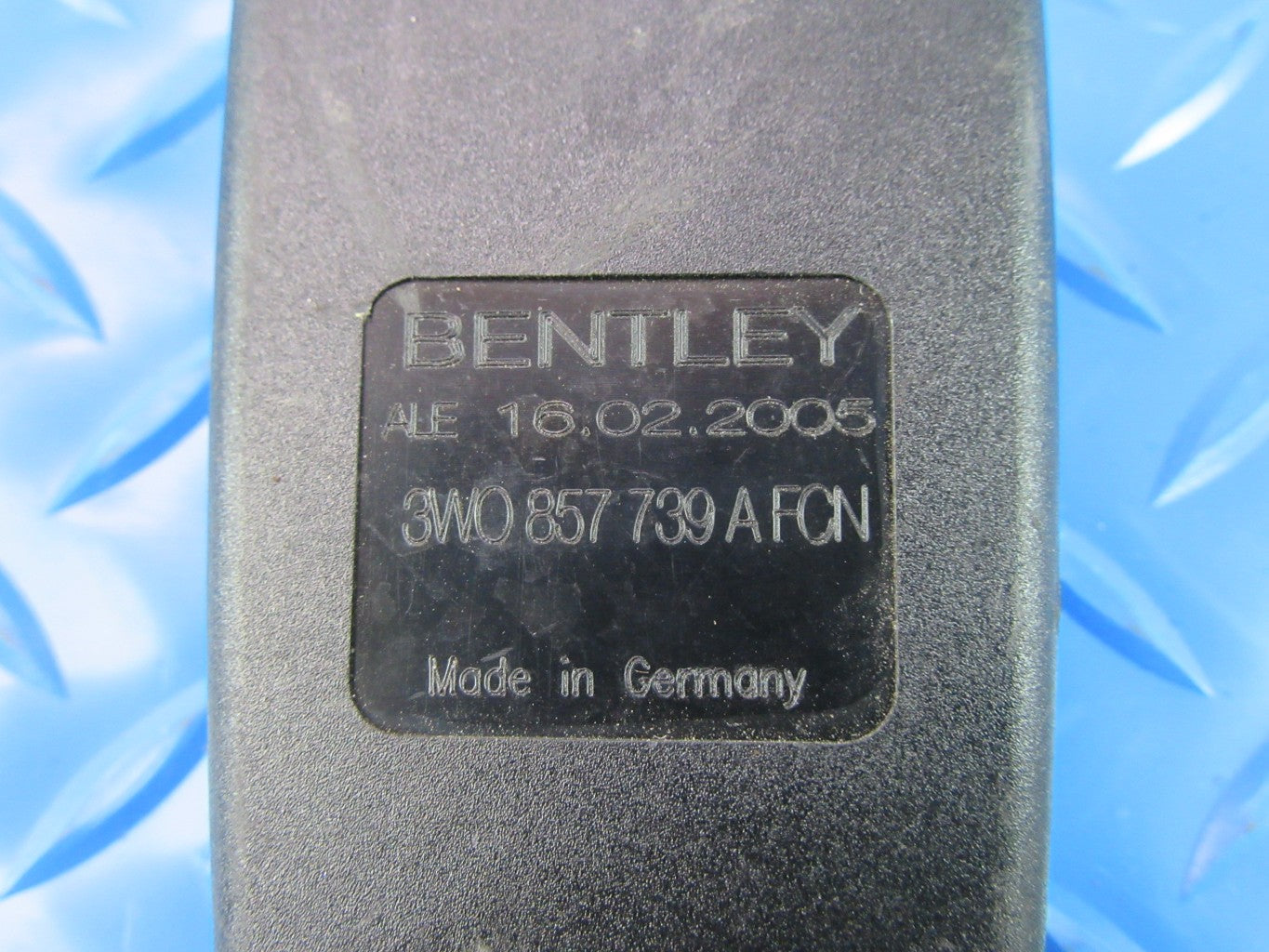 Bentley Continental GT left rear seat belt buckle #2926