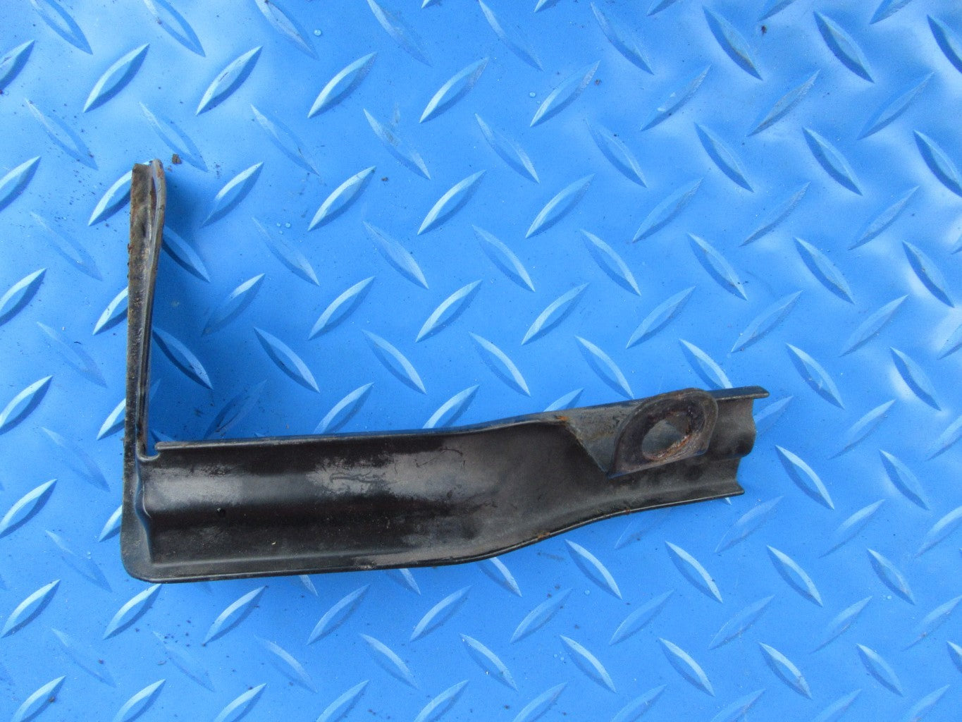 Bentley Continental GT GTC right outer exhaust tip bracket #1868