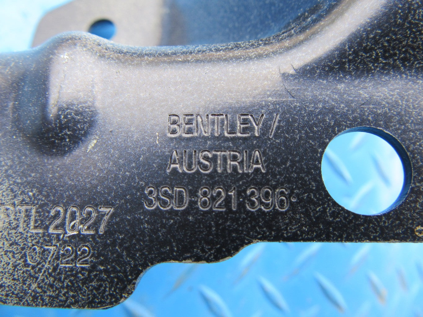 Bentley Continental GT GTC support bracket #2724