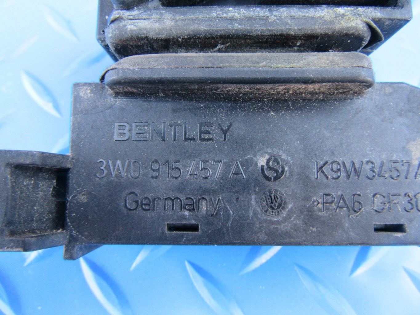 Bentley Continental Flying Spur GT GTC battery junction box #1951
