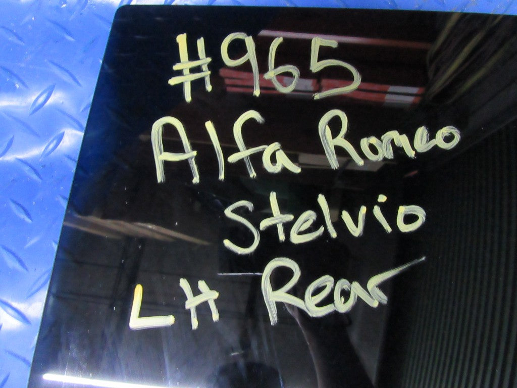 Alfa Romeo Stelvio left rear door window glass #0965