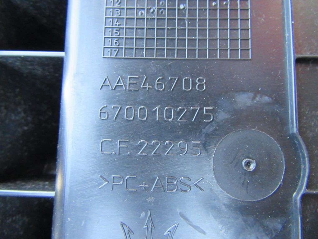 Maserati Quattroporte dashboard left glove box compartment  #6697