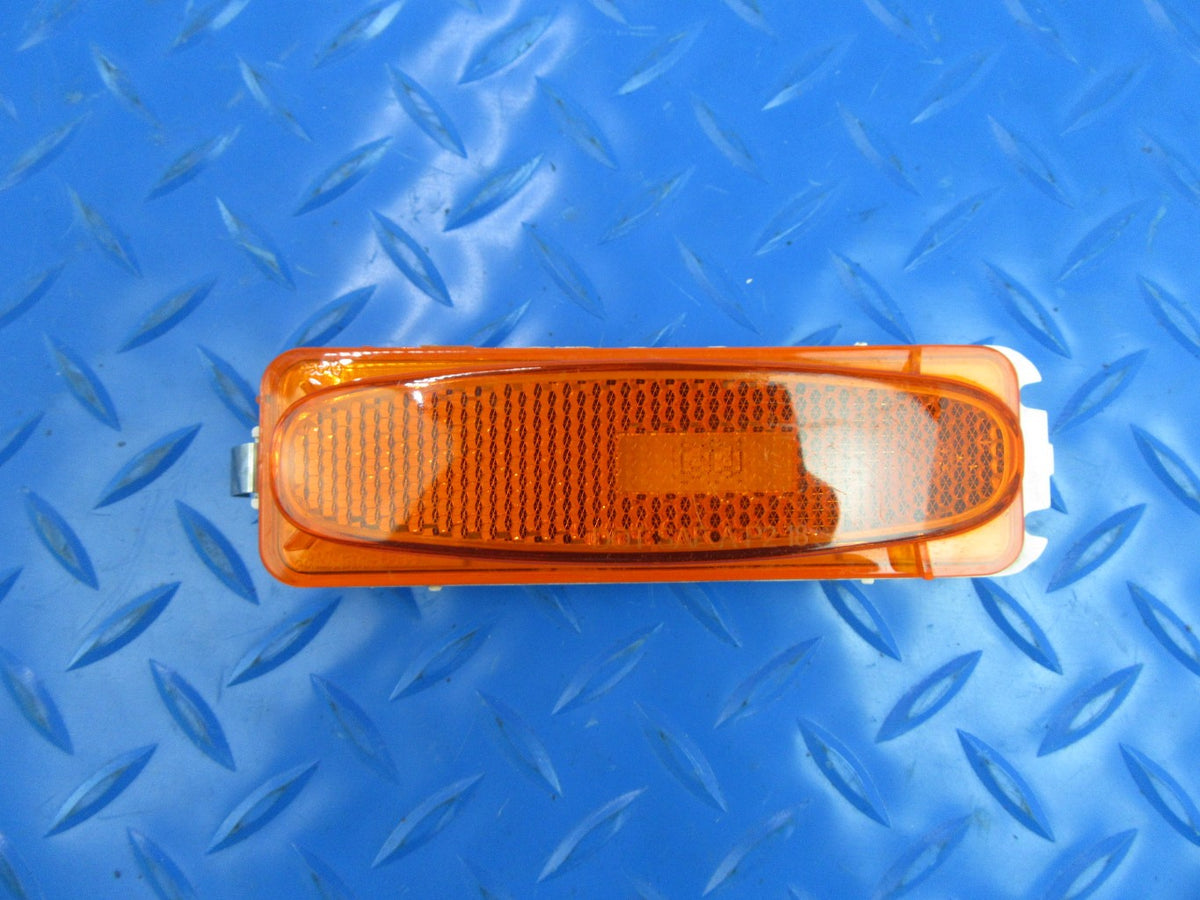 Bentley Continental Flying Spur right side marker light #2552