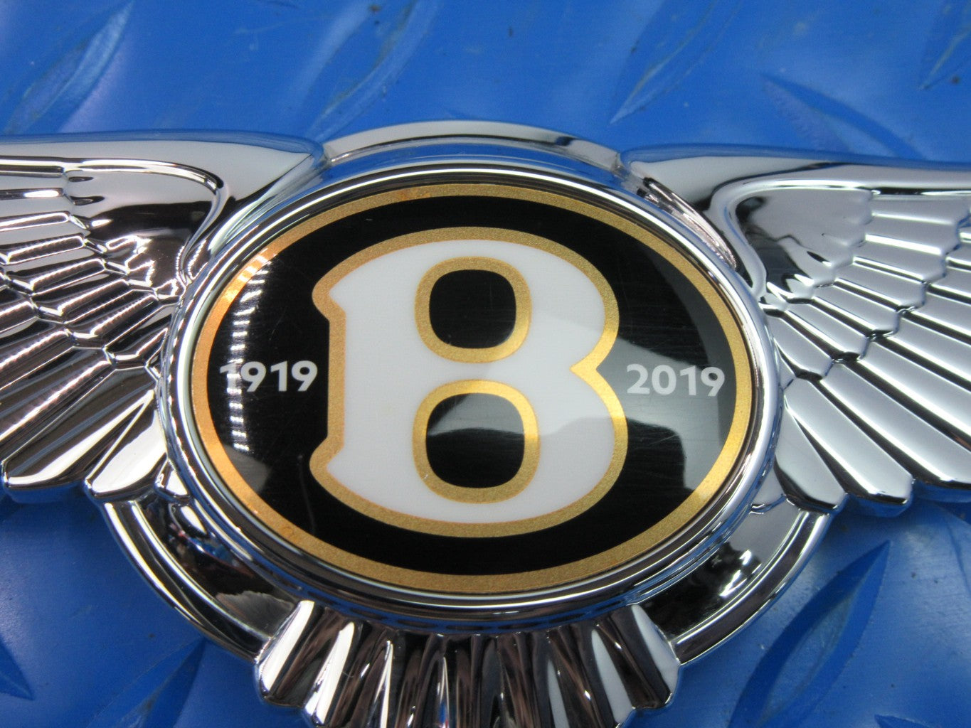 Bentley Continental Flying Spur hood B emblem wings 100th anniversary edition #2568