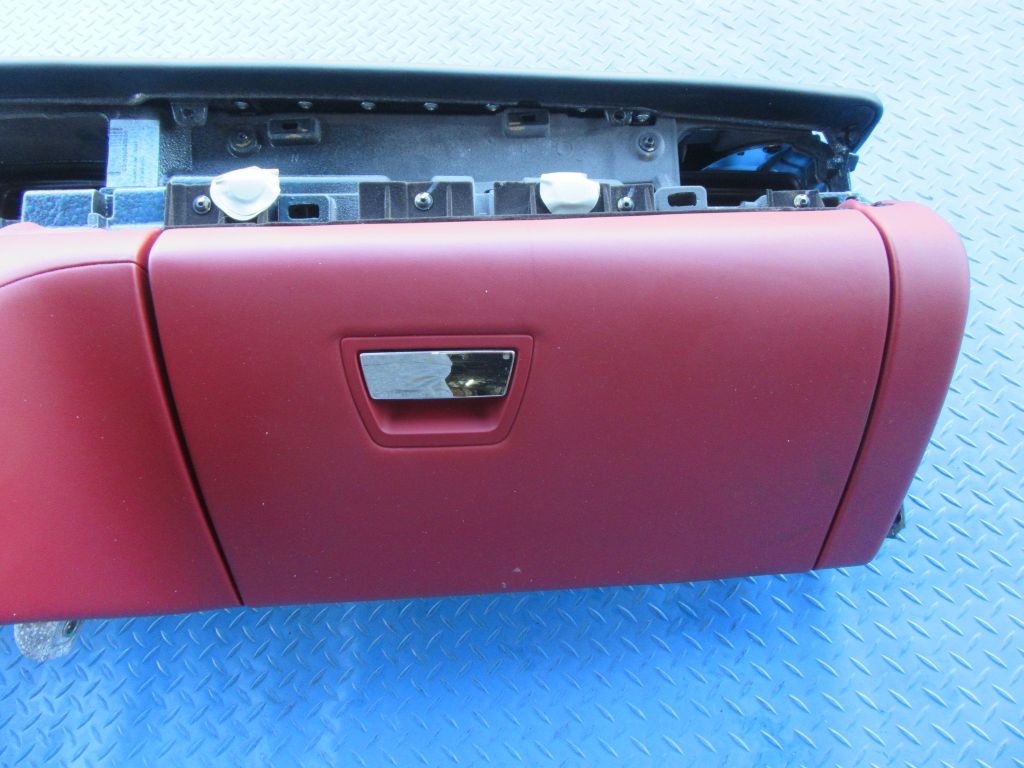 Maserati Quattroporte dashboard red black #8886