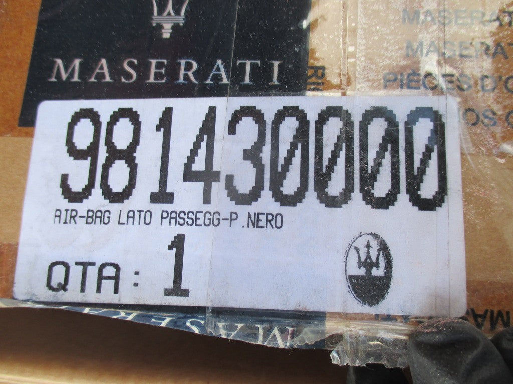 Maserati Quattroporte right passenger side dashboard airbag #5514