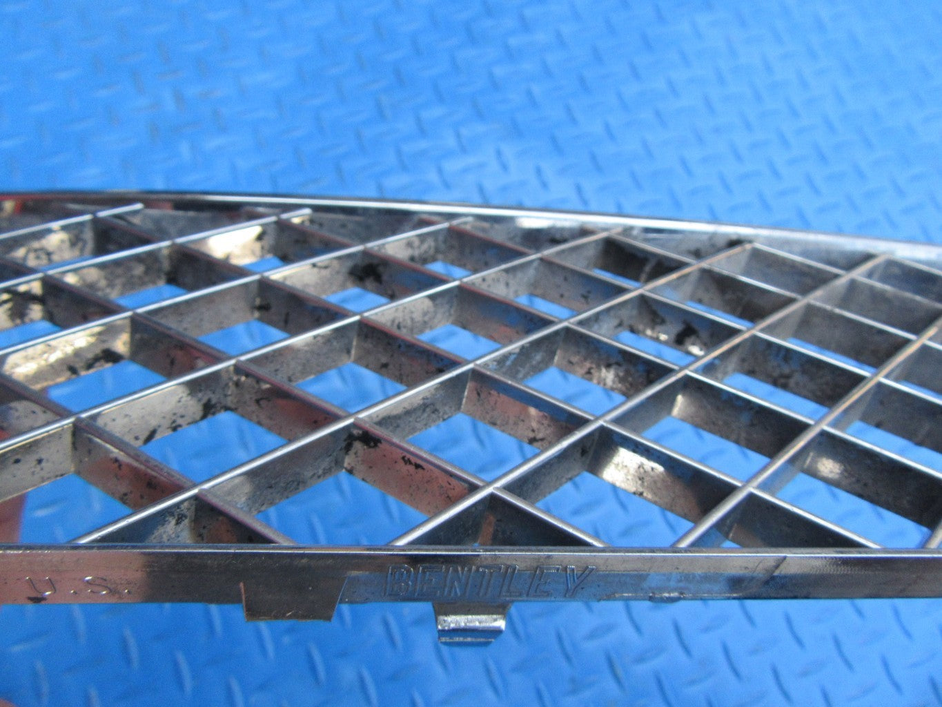Bentley Continental GT GTC right front bumper grille #0755