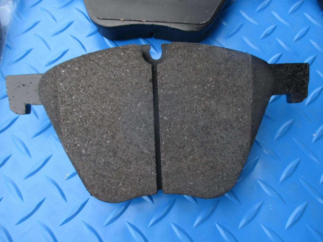 Rolls Royce Ghost front brake pads with sensor #4273