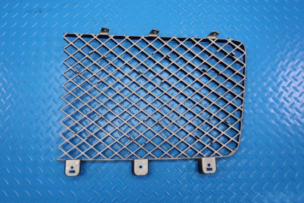 Bentley Bentayga front right black grille insert #12436
