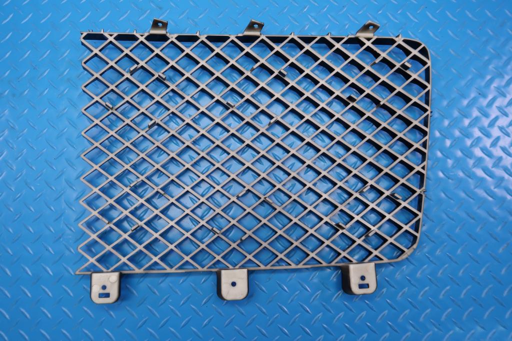 Bentley Bentayga front right black grille insert #12436