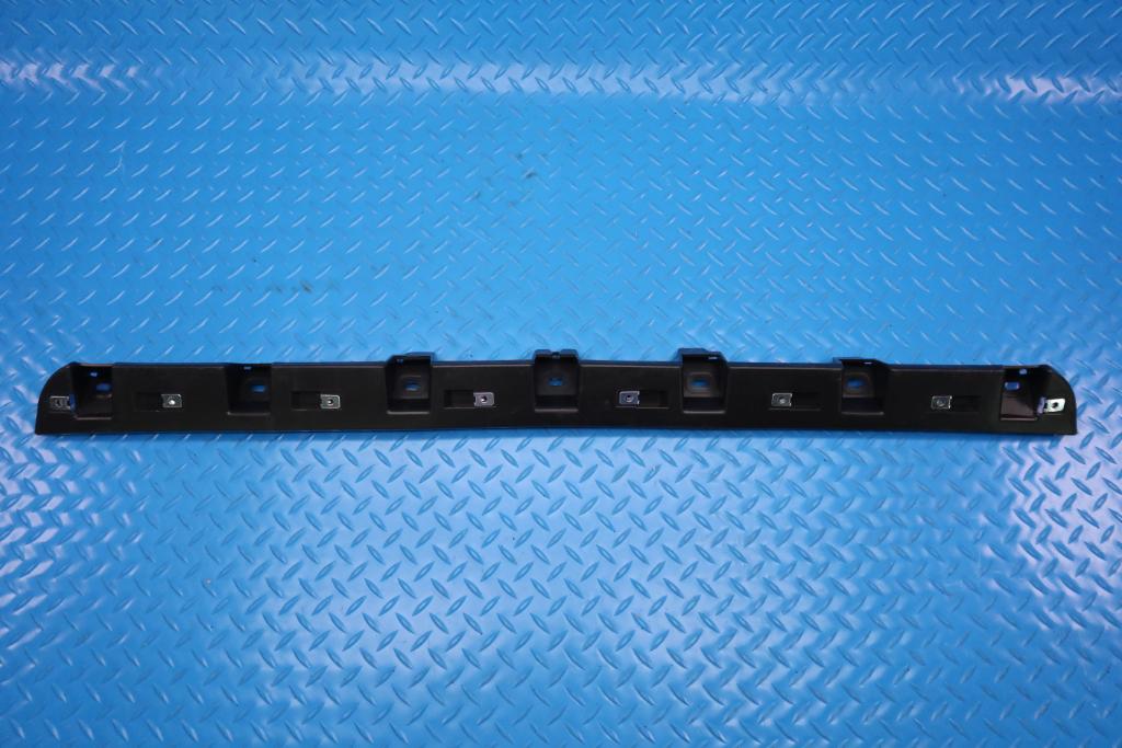 Bentley Continental Gtc Gt grille surround mount bracket striker plate #12984