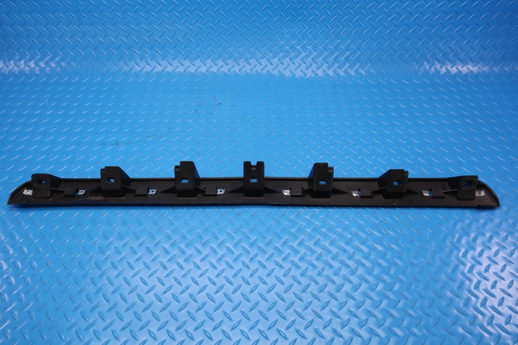 Bentley Continental Gtc Gt grille surround mount bracket striker plate #12984