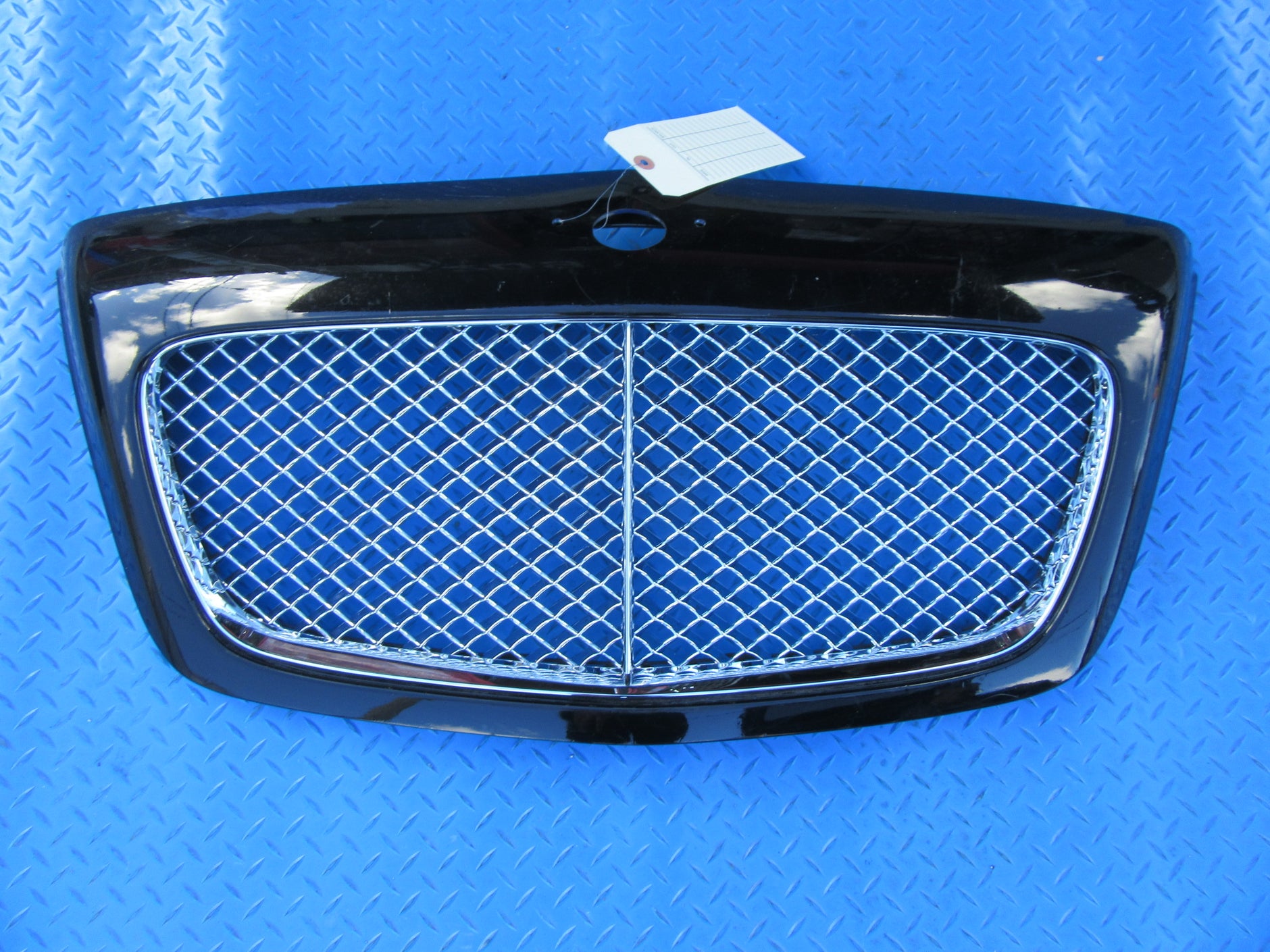 Bentley ベントレー 純正　灰皿 新着！妙～に嬉しいオプション「ベントレー灰皿」！ | シーザー