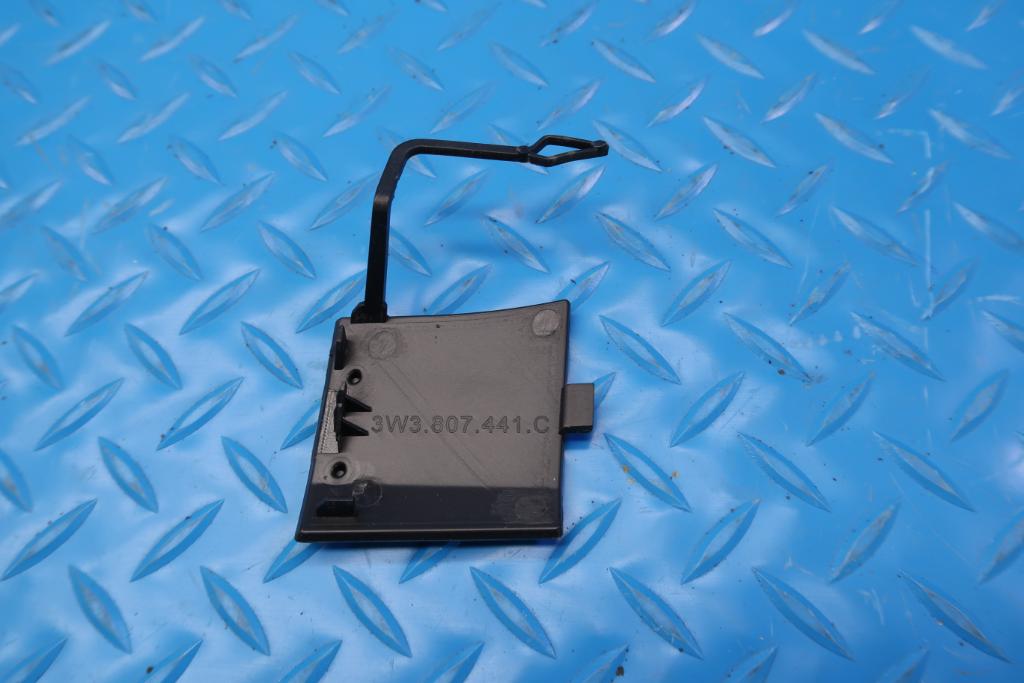 Bentley Continental Gt Gtc rear bumper tow hook cover 2016 2017 2018 #13000