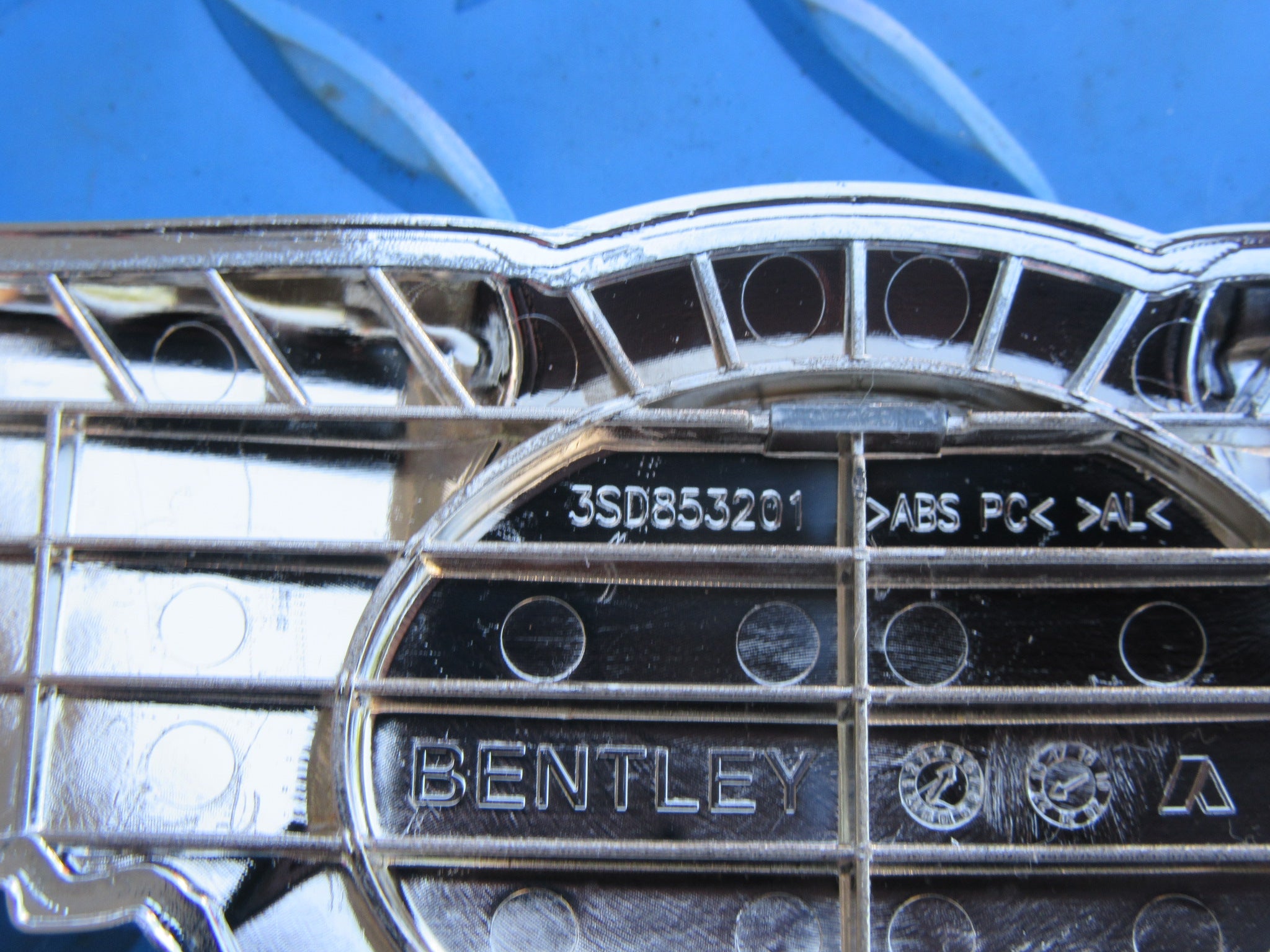 Bentley Continental GT GTC Front B Emblem Wings #2243