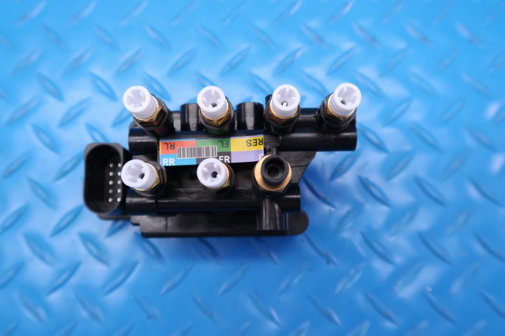 Rolls Royce Cullinan Air Suspension Solenoid Valve Block #12489