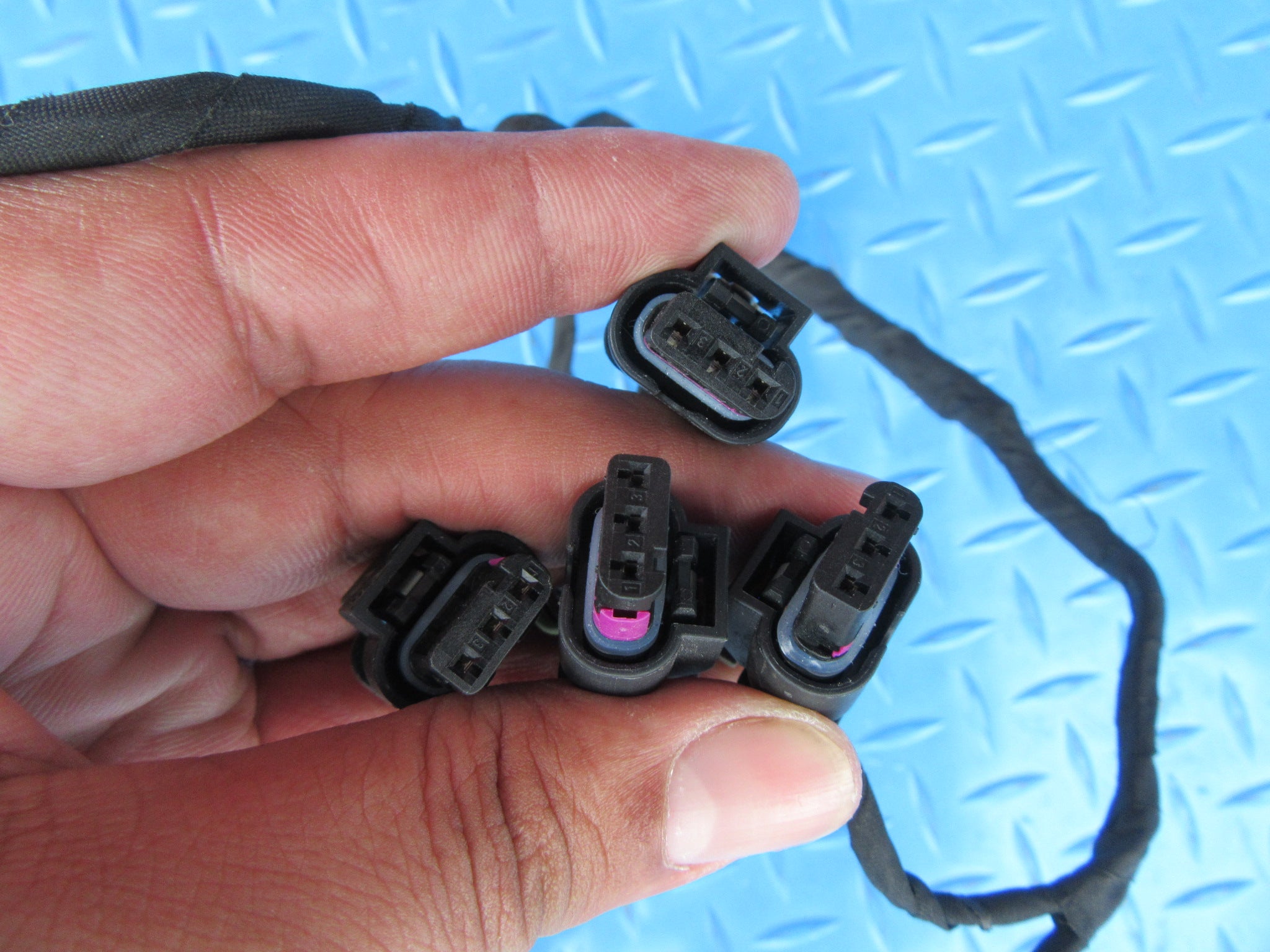 Rolls Royce Cullinan rear bumper wire harness #2153