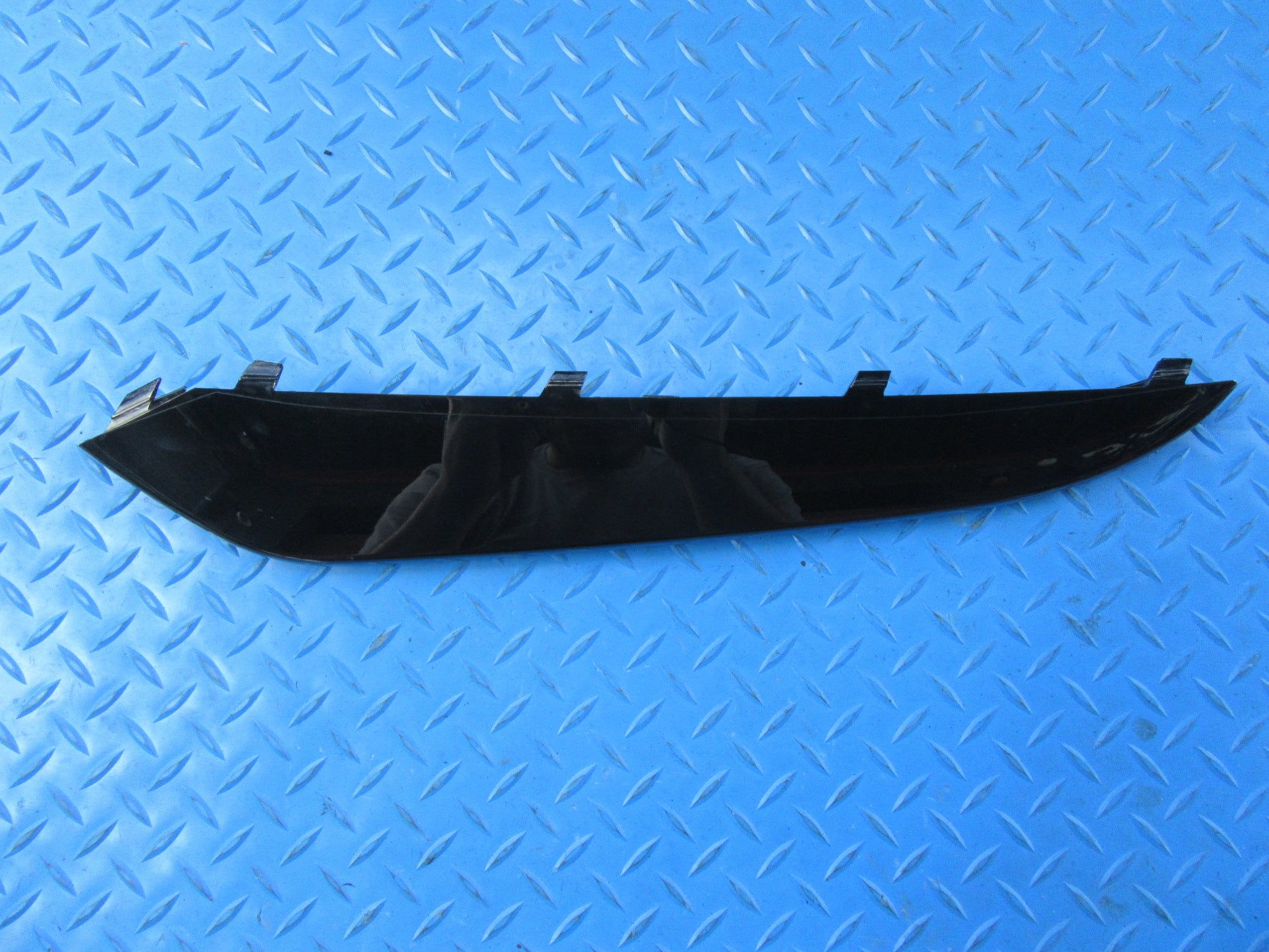 Rolls Royce Cullinan front bumper right grille trim #2145
