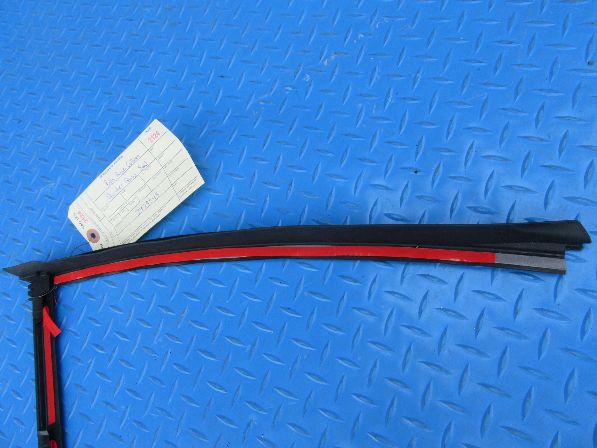 Rolls Royce Cullinan left rear quarter glass seal #2124