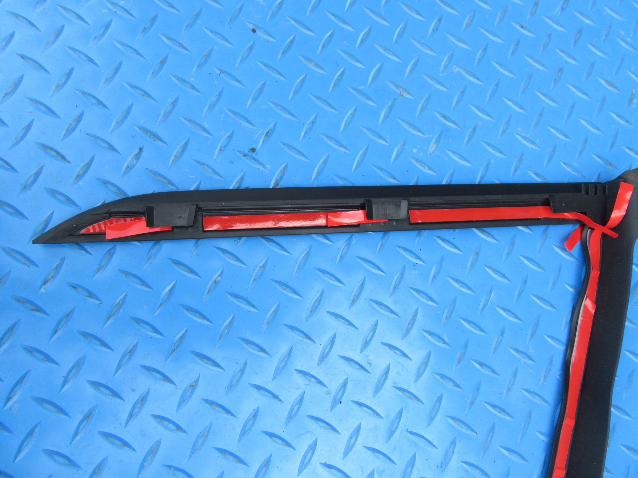Rolls Royce Cullinan left rear quarter glass seal #2127