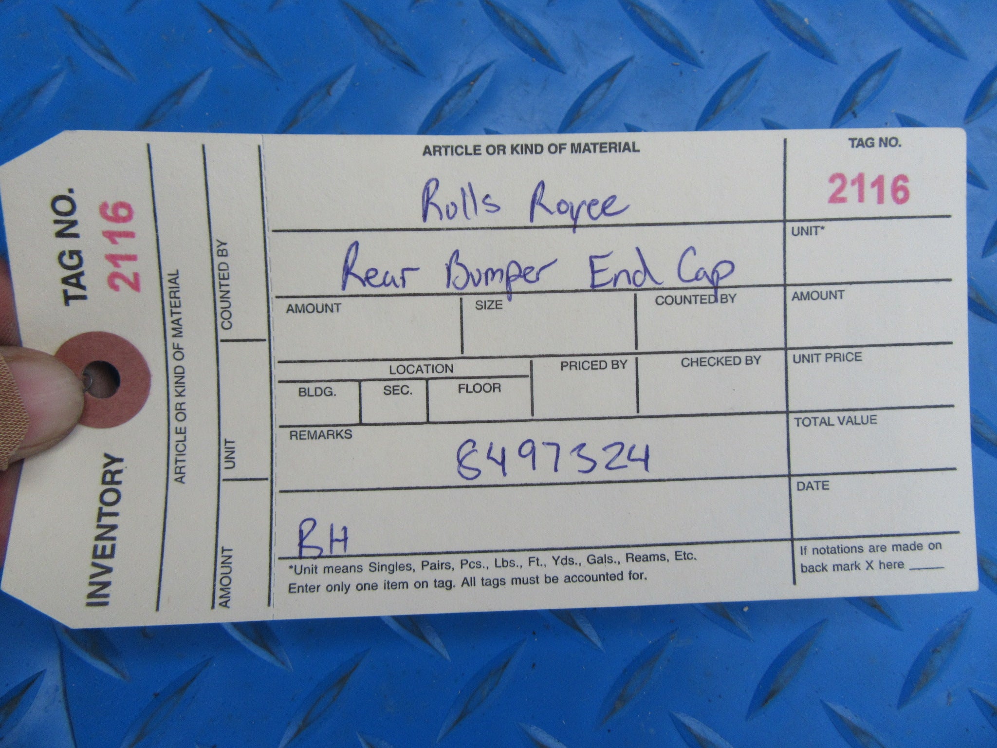 Rolls Royce Cullinan right rear bumper end trim panel #2116