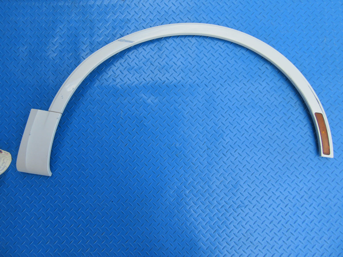 Bentley Bentayga right front wheel arch trim #2101