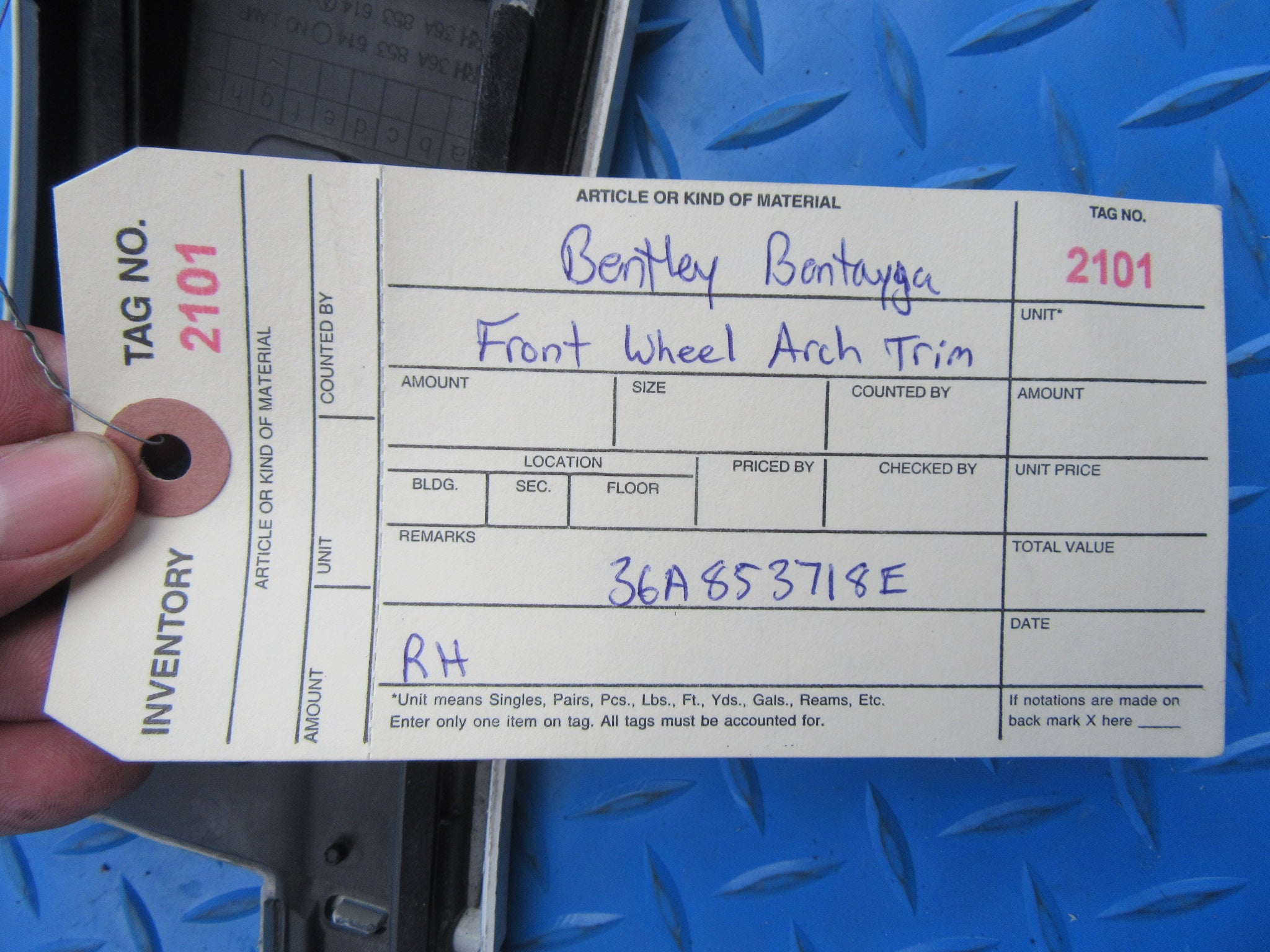 Bentley Bentayga right front wheel arch trim #2101