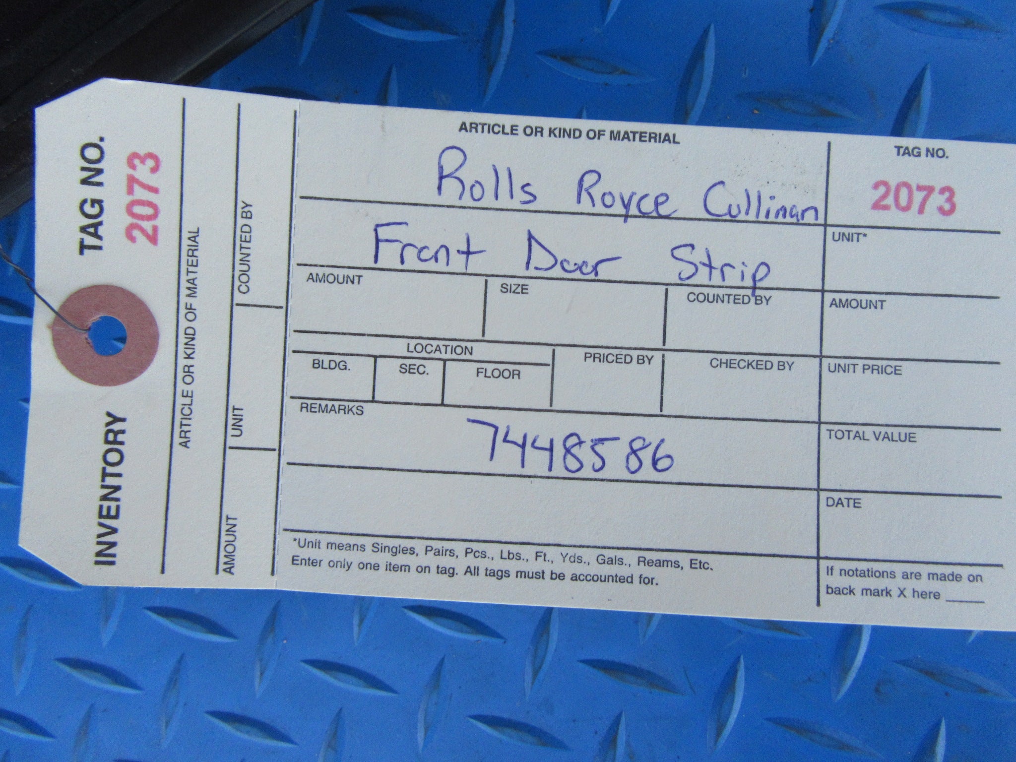 Rolls Royce Cullinan right front lower door rub strip #2073 $250