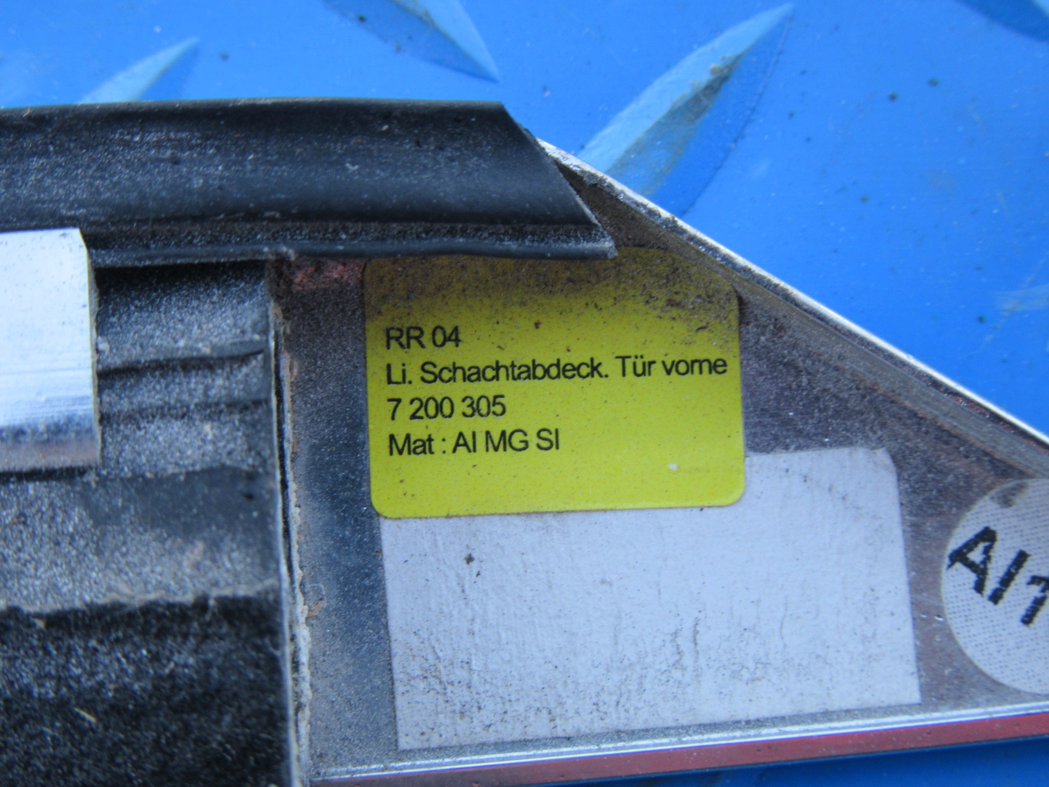 Rolls Royce Ghost left door window trim #2095