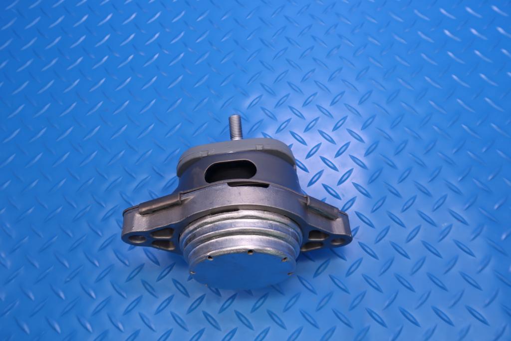 Rolls Royce Phantom left or right engine mount 1pc #12650