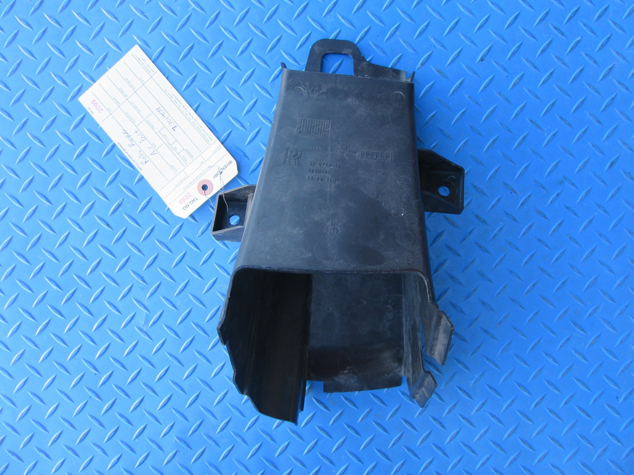 Rolls Royce Ghost Wraith Dawn left air duct #2099