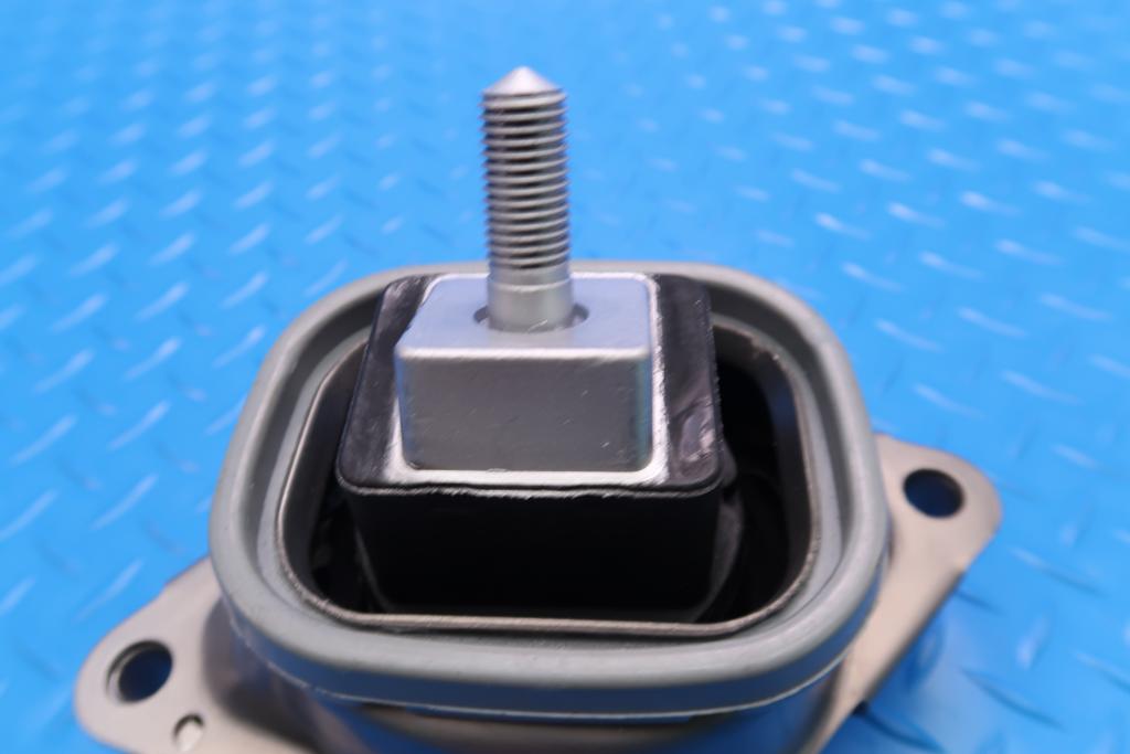 Rolls Royce Phantom left or right engine mount 1pc #12650