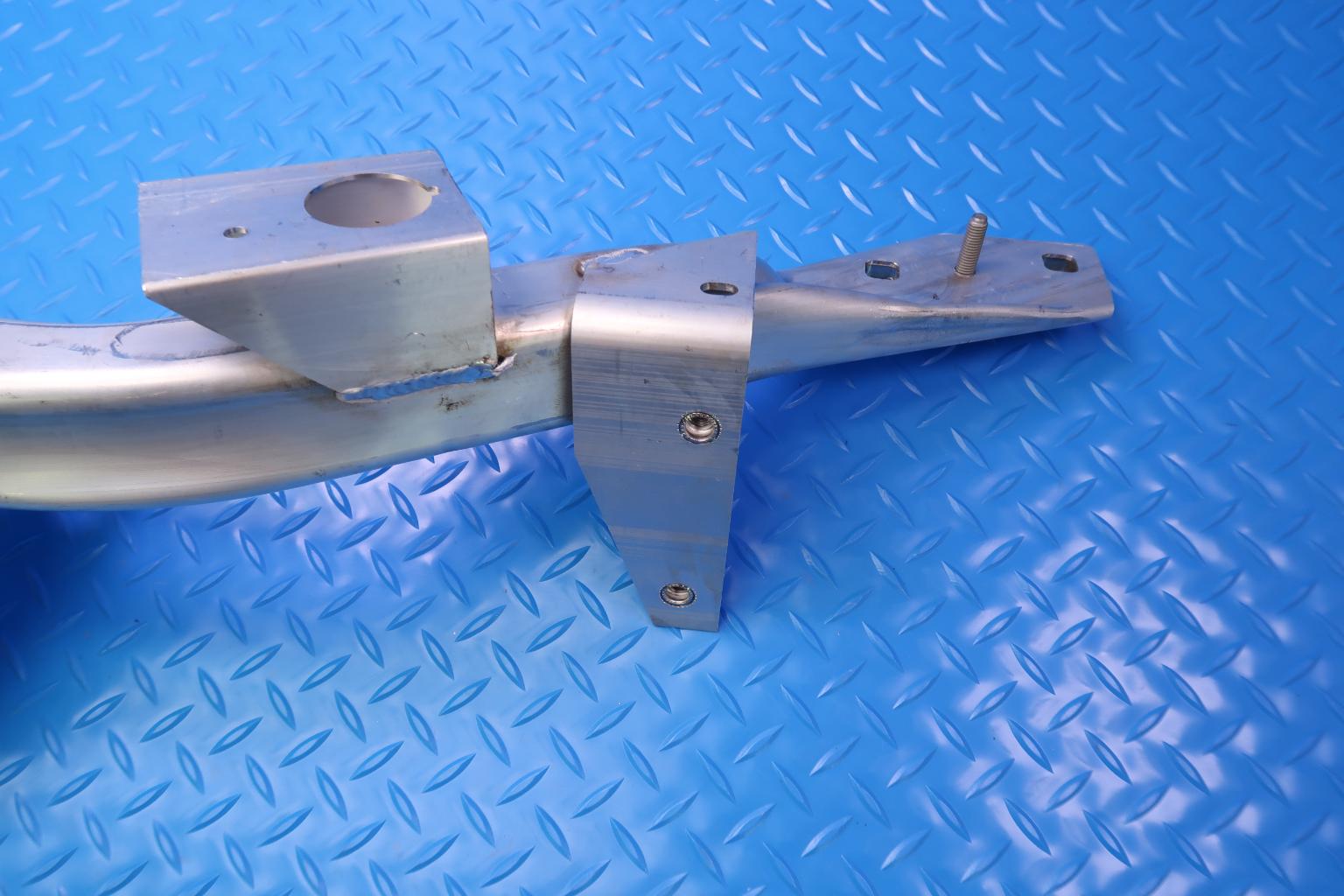 Rolls Royce Ghost Wraith Dawn front center cross member radiator support #12654